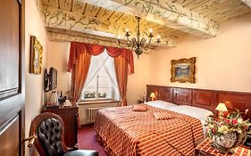 U Zlatého Stromu Hotel